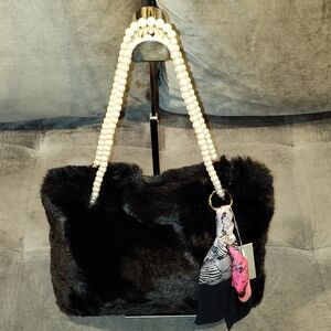 NWT LOUENHIDE VINTAGE BLACK FAUX FUR TOTE BAG WITH FAUX PEARL HANDLES & SCARF